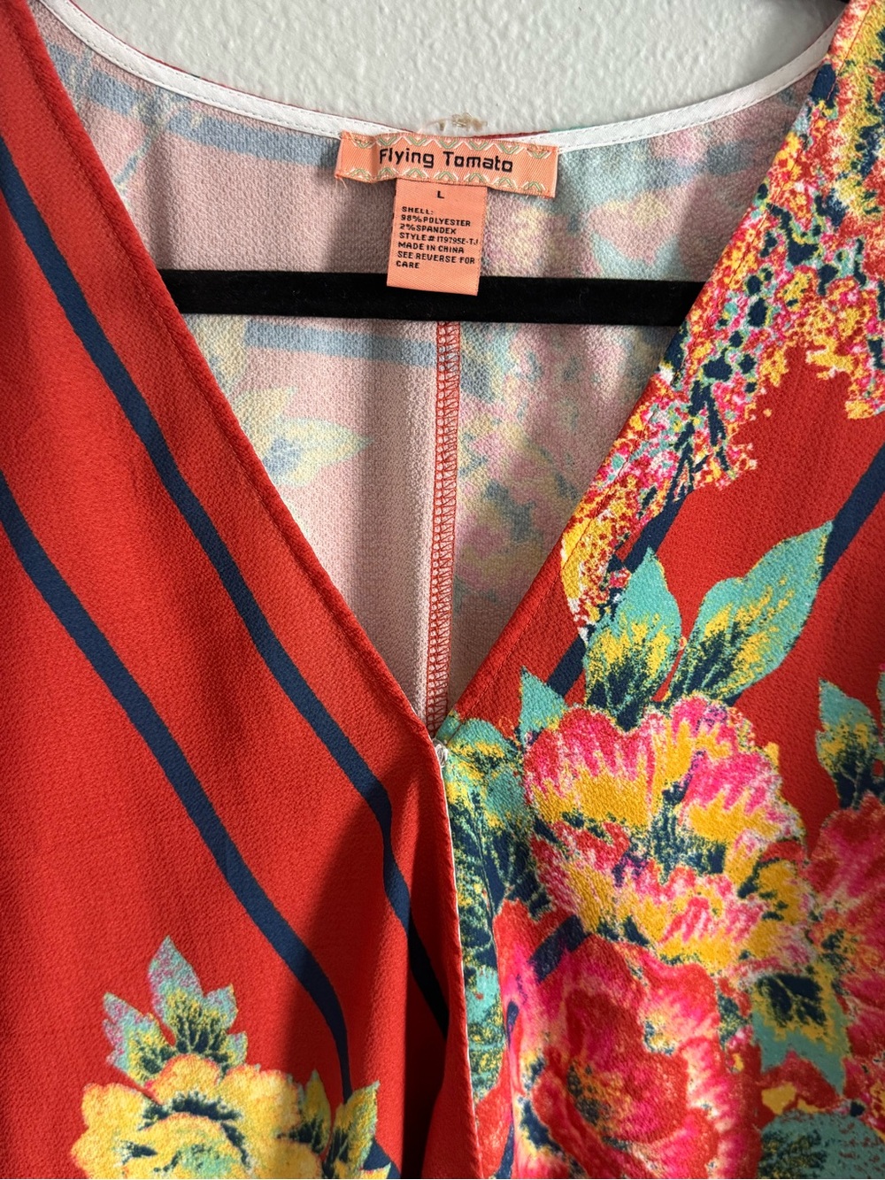 L Flying Tomato boho crop top, bold floral pattern, dolman sleeves, elastic hem - Picture 5 of 8